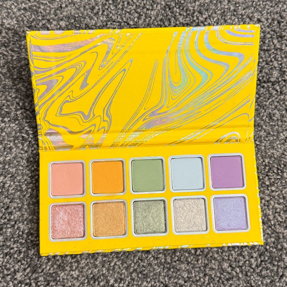 Kylie Cosmetics Calm Before the Storm Eyeshadow Palette